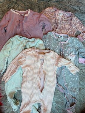 10 Piece Lot of 6-9 Month Mixed Footed Pajamas